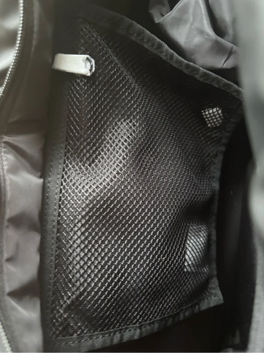 Black Quince Carry-on Duffle Tote Bag - Modern Everyday Travel Bag - Picture 5 of 8